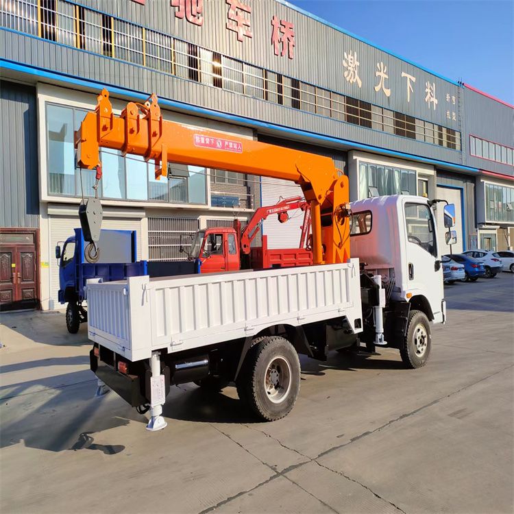定陶区三轮随车吊定制 农用改装机自备吊中瑞长期出售